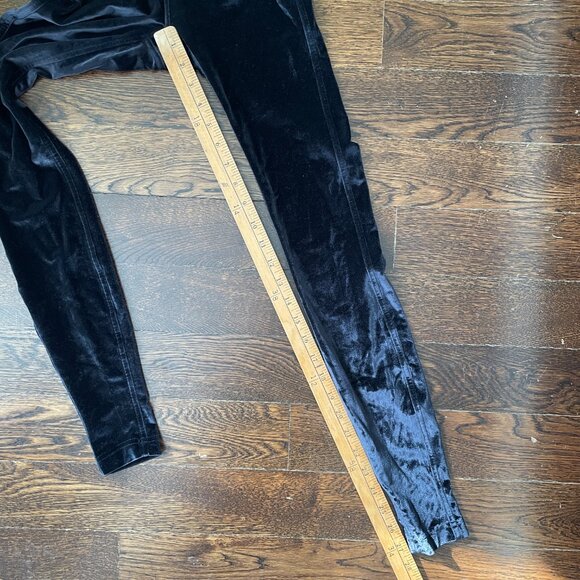 Lululemon Black Velvet Wunder Lounge High-Rise Tight 28"-Size 2 - Picture 7 of 8